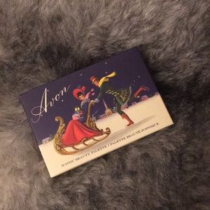 Limited Edition Winter 2018 Iconic Beauty Palette